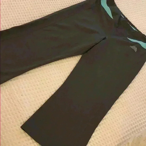 North face - Picture 1 of 4